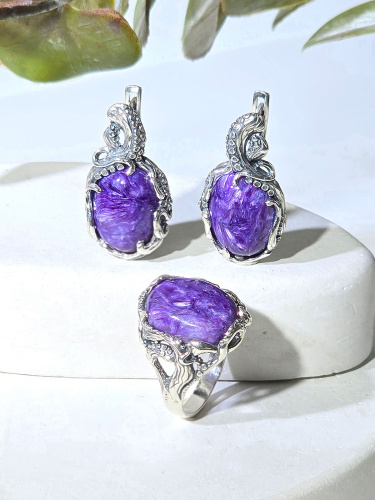 Серебряное кольцо ETERI с чароитом